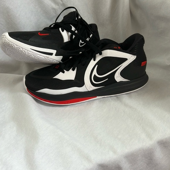 Nike Kyrie 5 Low Basketball Black and White Chile-Red Athletic Shoes - Picture 8 of 9